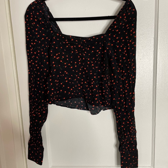 Free people cropped black cherry blouse - size small - Picture 2 of 6
